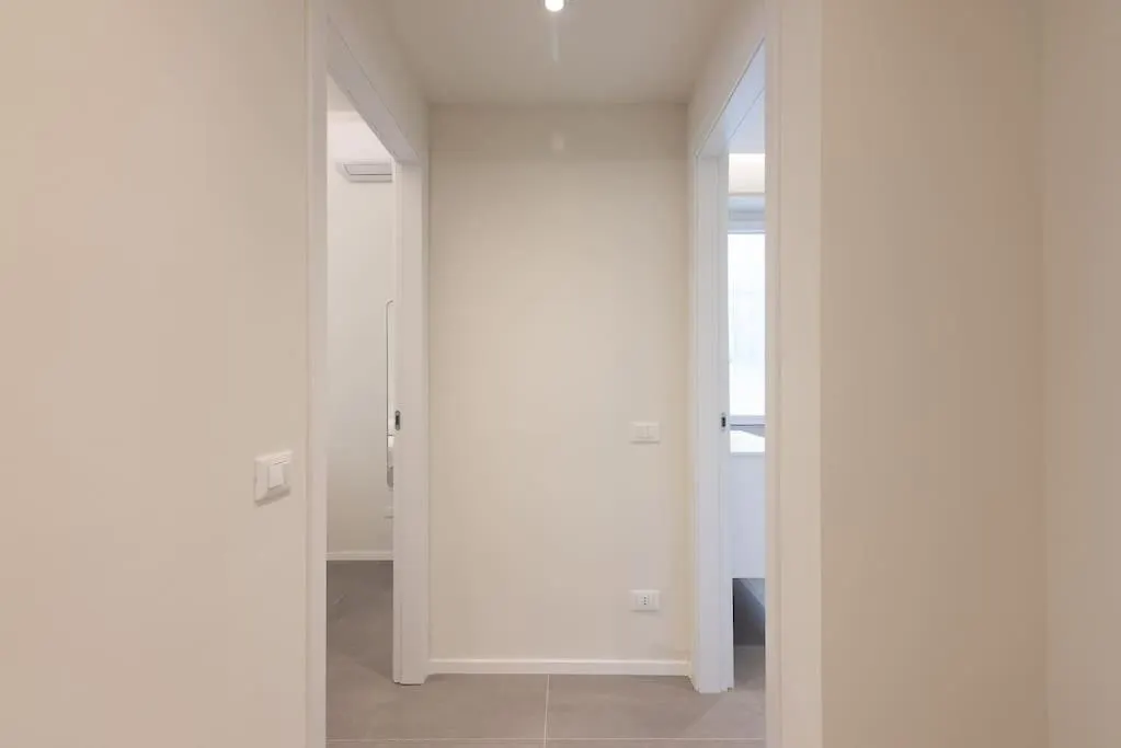 Modern Apartment Ac, Wifi Next To 2 Metro Line Stations And City Life Area