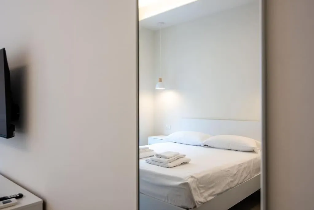 Modern Apartment Ac, Wifi Next To 2 Metro Line Stations And City Life Area