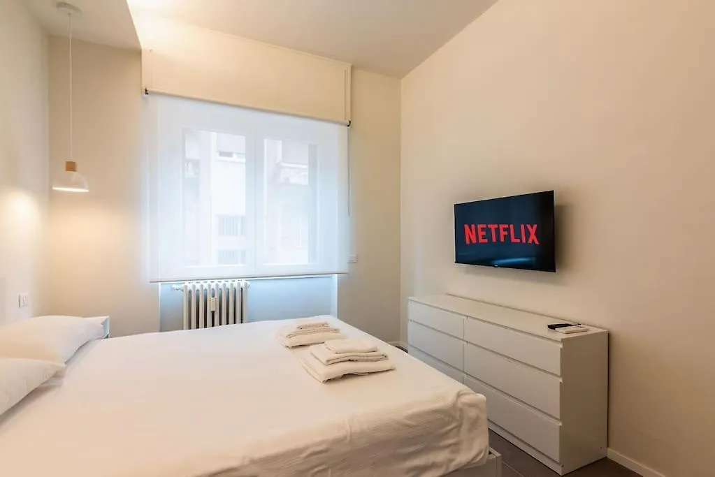 Modern Apartment Ac, Wifi Next To 2 Metro Line Stations And City Life Area Milan