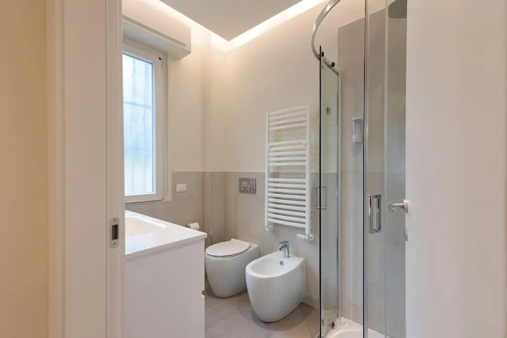 Modern Apartment Ac, Wifi Next To 2 Metro Line Stations And City Life Area 0*, Milan