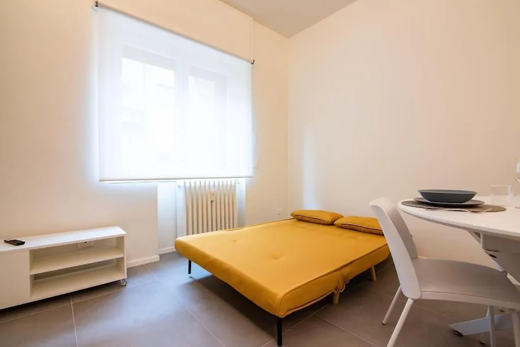 Modern Apartment Ac, Wifi Next To 2 Metro Line Stations And City Life Area Italy