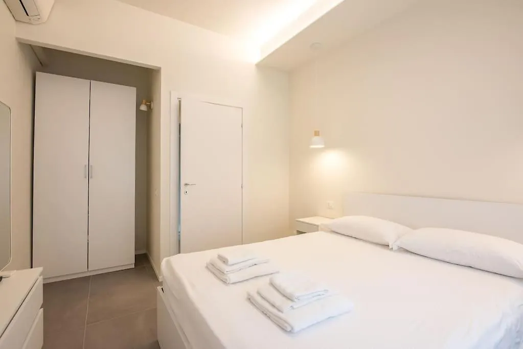 Modern Apartment Ac, Wifi Next To 2 Metro Line Stations And City Life Area 0*, Milan