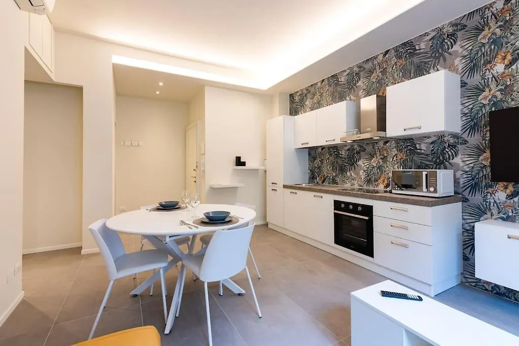 Modern Apartment Ac, Wifi Next To 2 Metro Line Stations And City Life Area 0*, Milan Italy